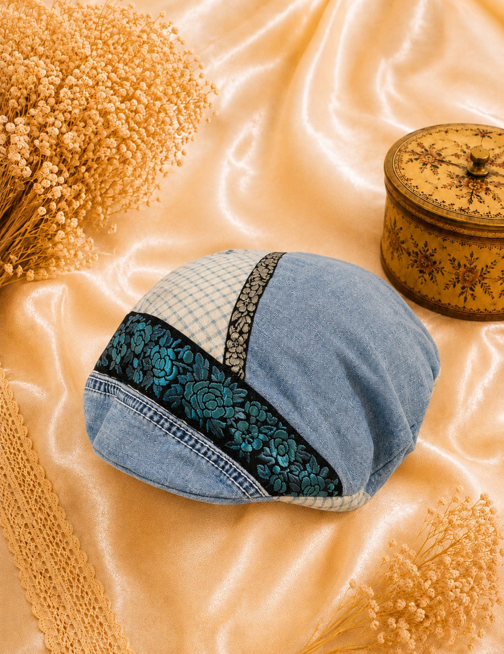 Chapeau style patchwork bleu empiècement bleu, blanc turquoise