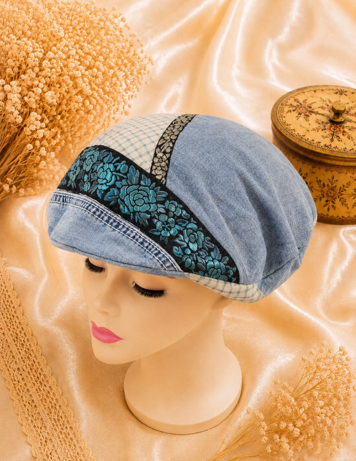 Chapeau style patchwork bleu empiècement bleu, blanc turquoise