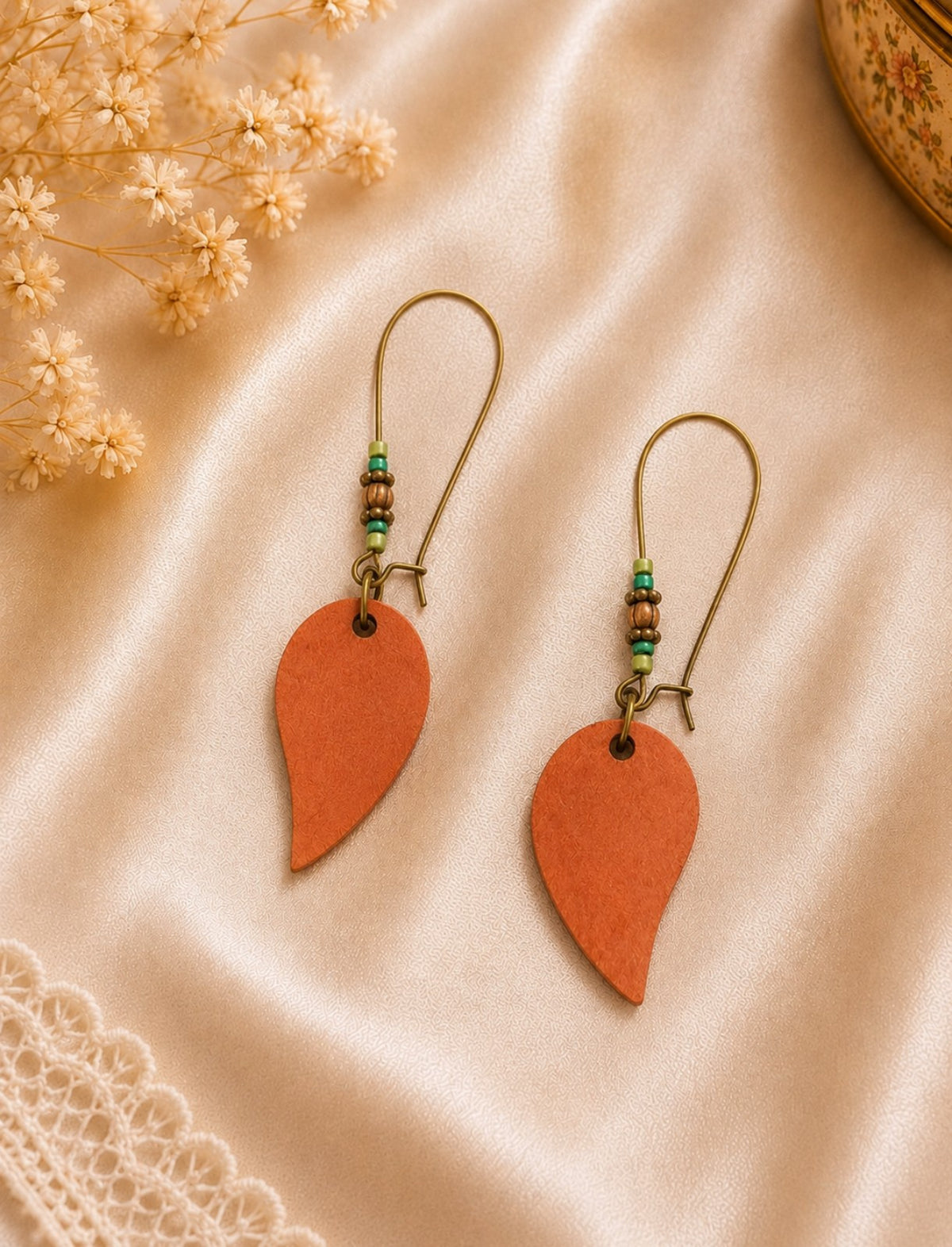 Boucles d’oreilles pendantes feuilles en bois Orange & turquoise